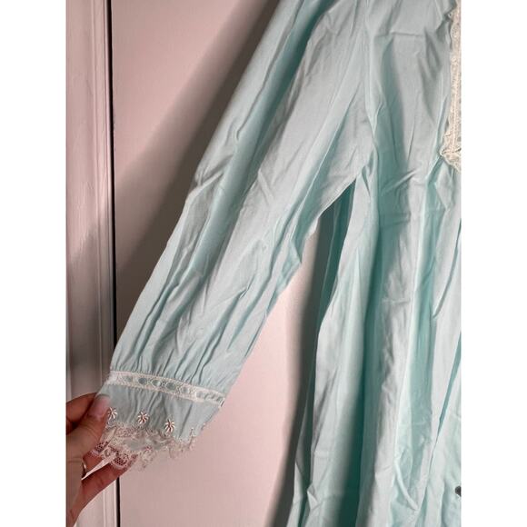 Vintage Barbizon Baby Blue Embroidered Nightgown Size Large - Picture 3 of 7